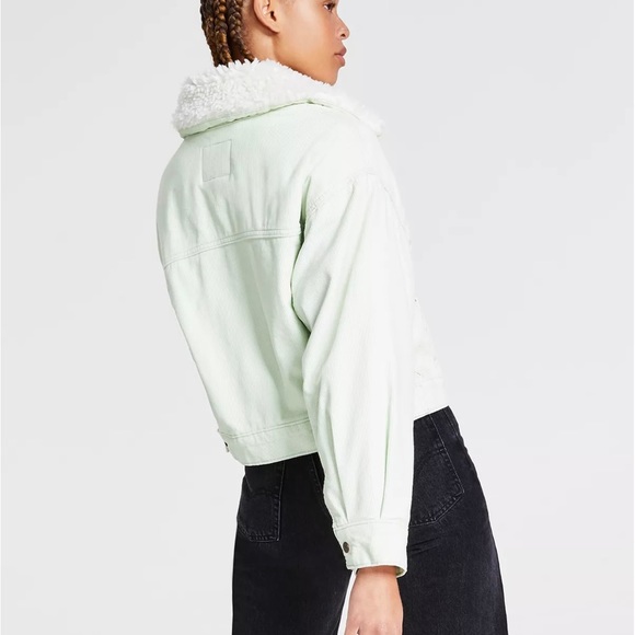 Levi's Women’s Sherpa Baby Cropped Trucker Jacket Mint XL - Picture 2 of 9